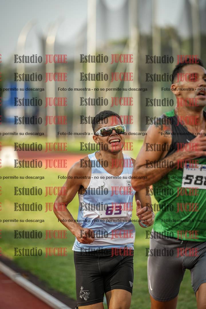 Fotos de los 3000 m llanos de varones