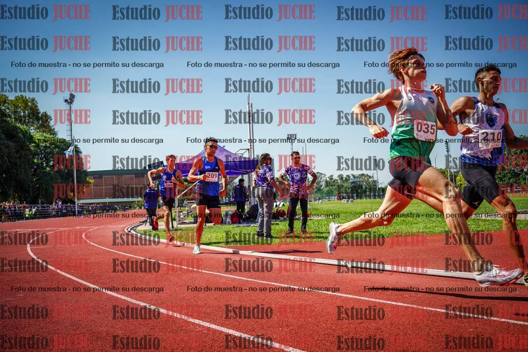Fotos de los 800 m llanos de varones