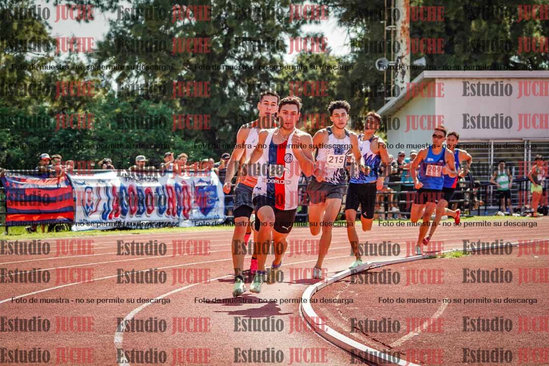 Fotos de los 800 m llanos de varones