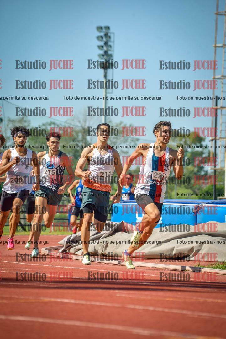 Fotos de los 800 m llanos de varones