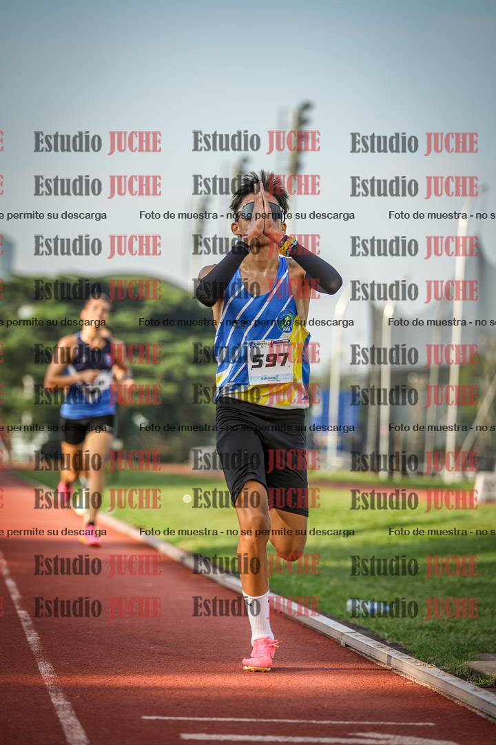 Fotos de los 3000 m llanos de varones