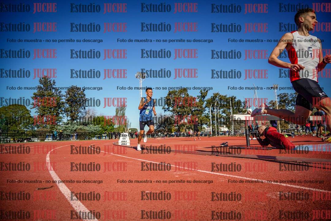 Fotos de los 3000 m llanos de varones