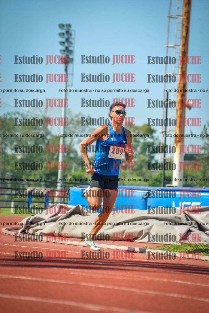 Fotos de los 800 m llanos de varones