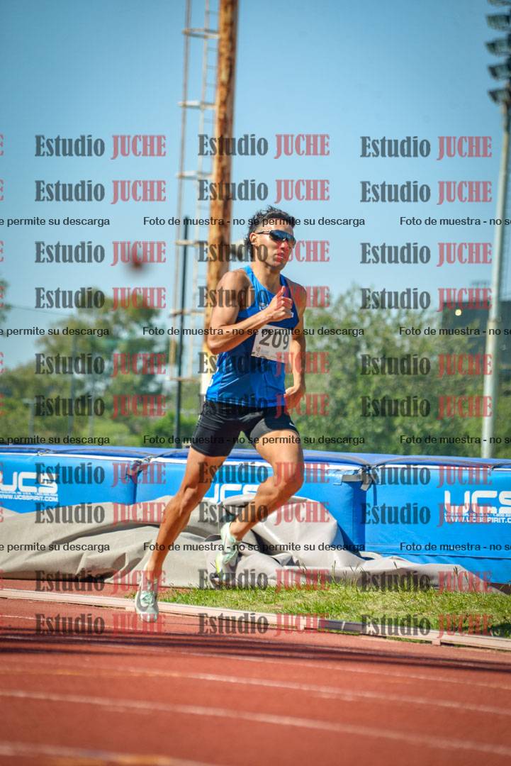 Fotos de los 800 m llanos de varones