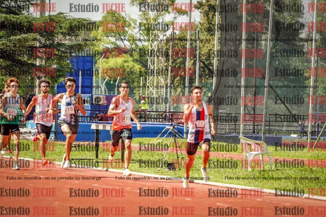Fotos de los 800 m llanos de varones