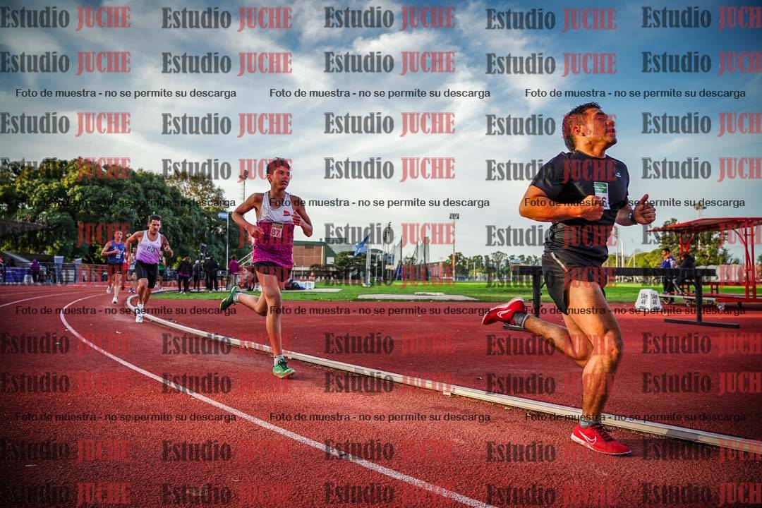 Fotos de los 3000 m llanos de varones
