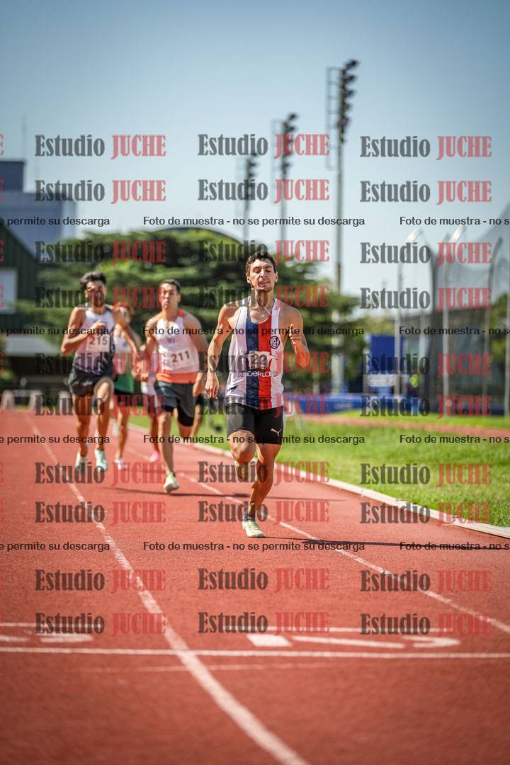 Fotos de los 800 m llanos de varones
