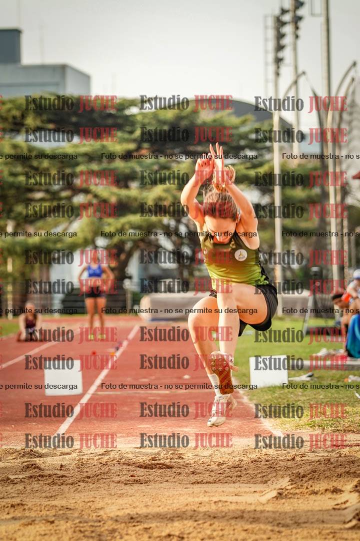 Fotos del salto en largo de mujeres