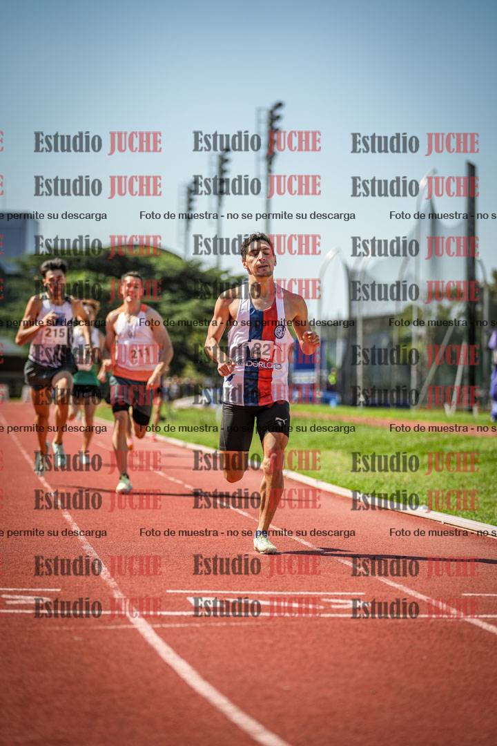 Fotos de los 800 m llanos de varones