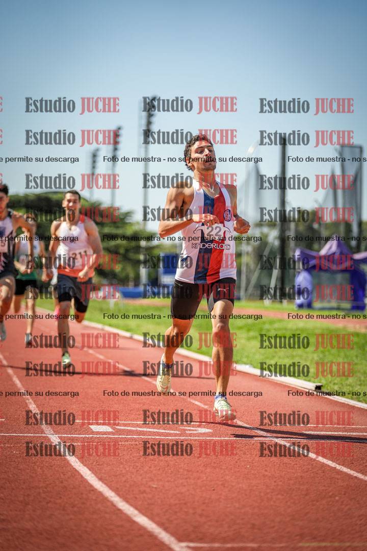 Fotos de los 800 m llanos de varones