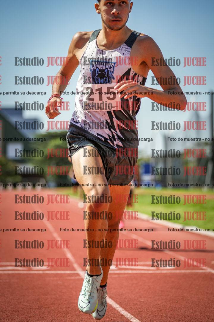 Fotos de los 800 m llanos de varones