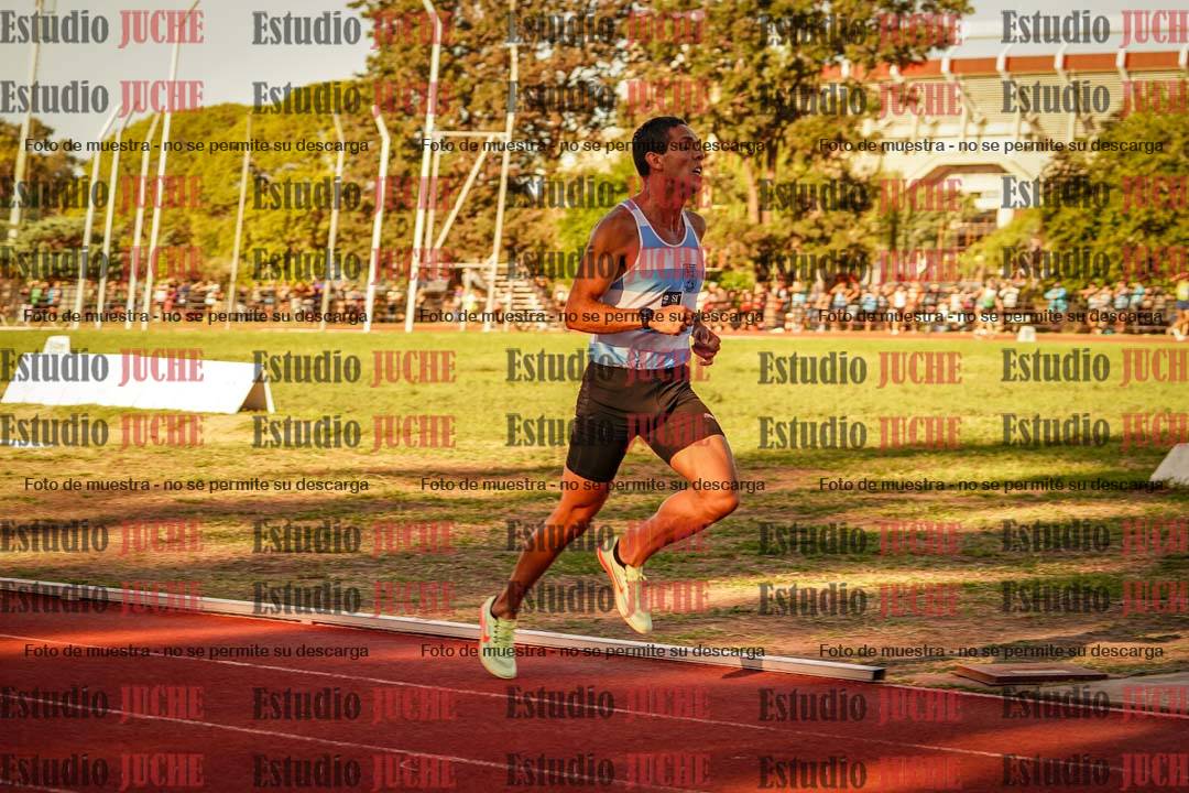 Fotos de los 3000 m llanos de varones