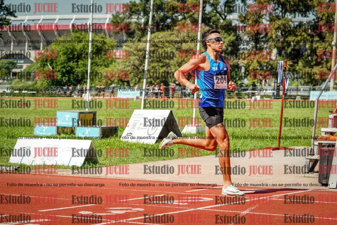 Fotos de los 800 m llanos de varones
