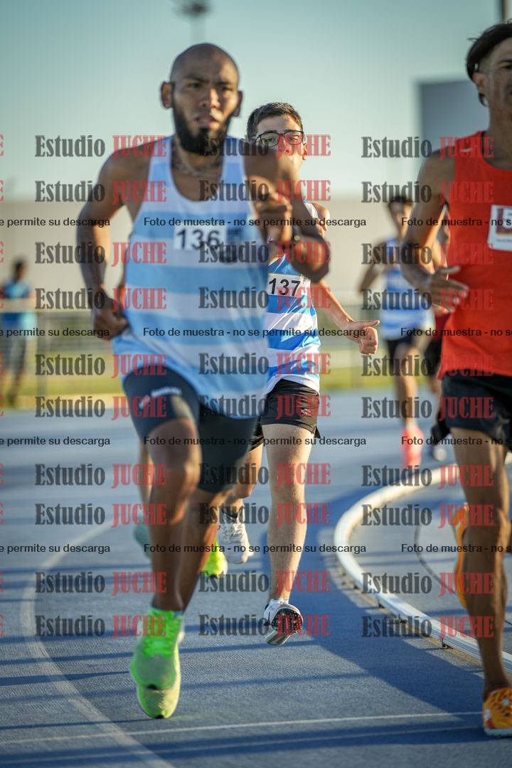 Fotos de los 1500 m llanos de varones