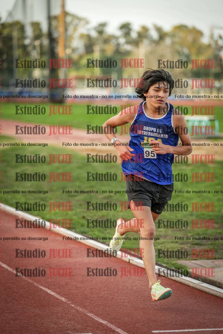 Fotos de los 3000 m llanos de varones