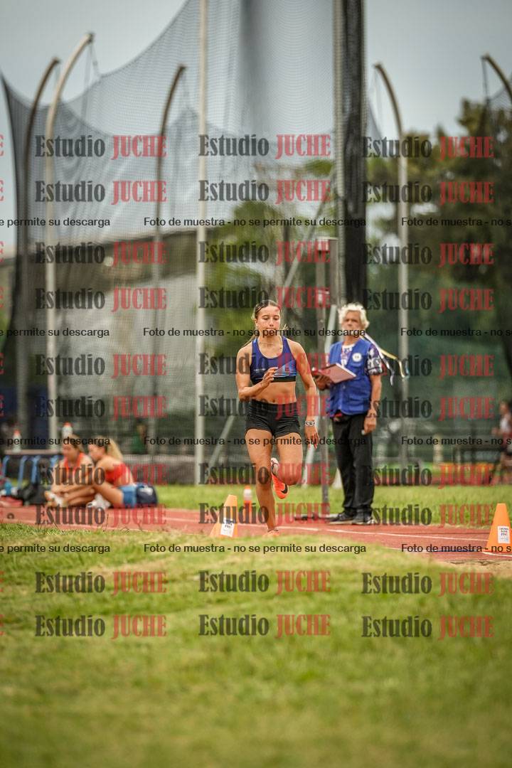 Fotos del salto en largo de mujeres - mayores