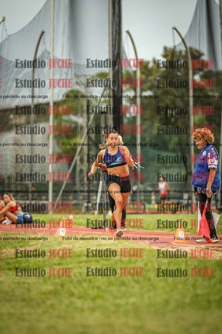 Fotos del salto en largo de mujeres - mayores