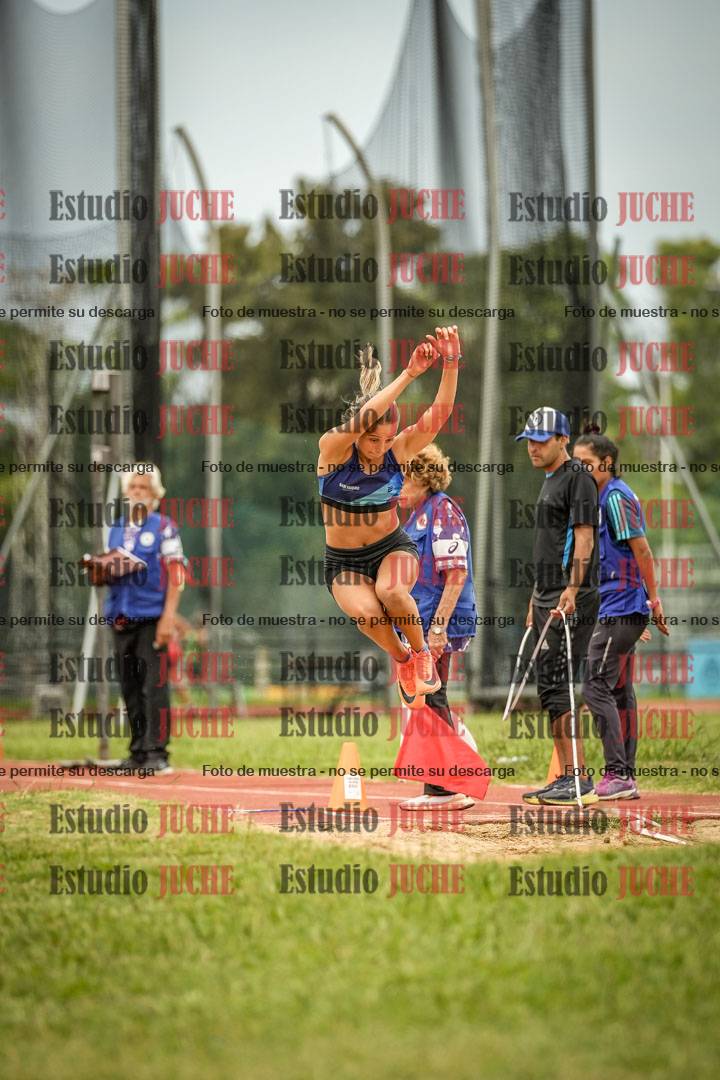 Fotos del salto en largo de mujeres - mayores