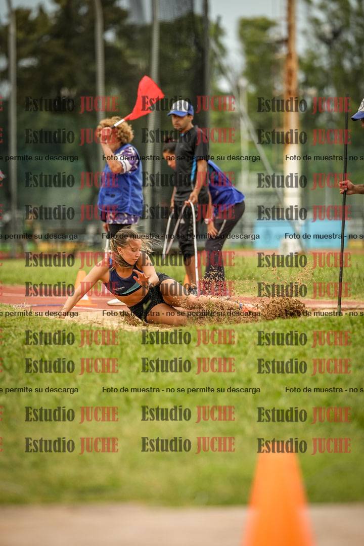 Fotos del salto en largo de mujeres - mayores