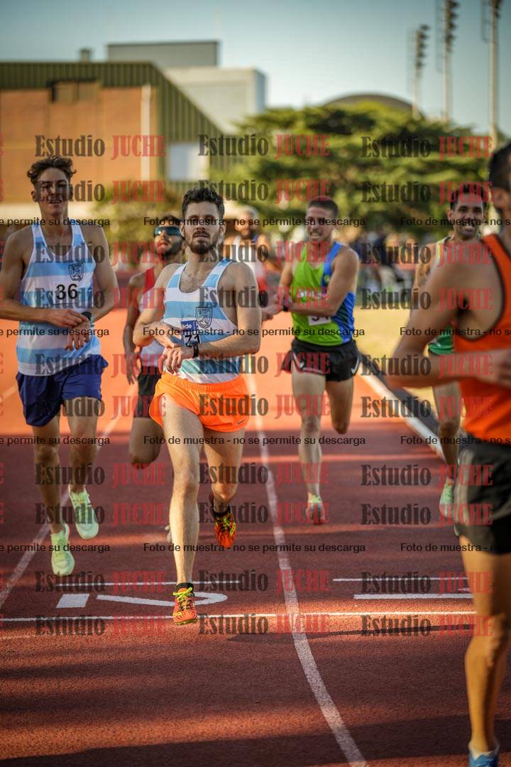 Fotos de los 3000 m llanos de varones
