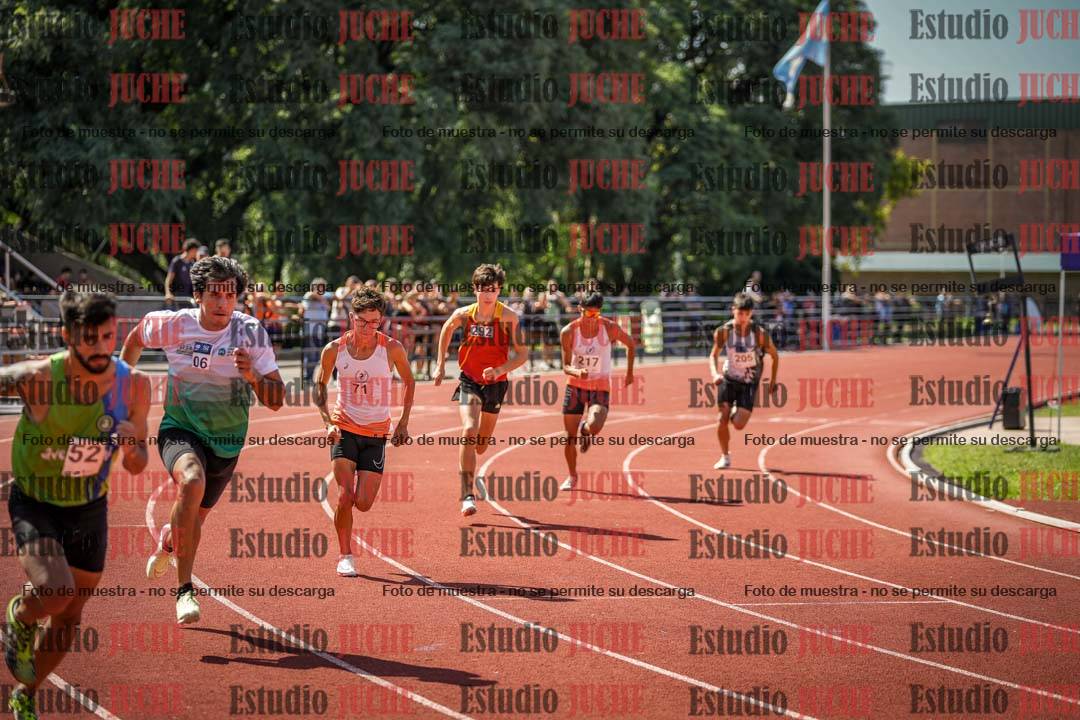 Fotos de los 800 m llanos de varones