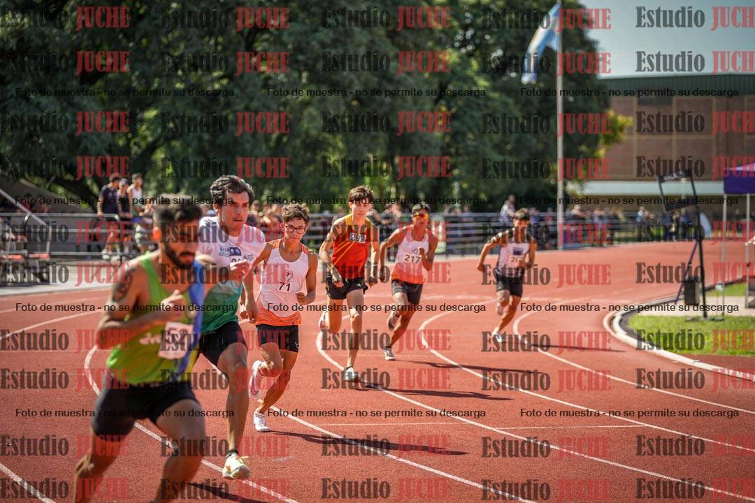 Fotos de los 800 m llanos de varones