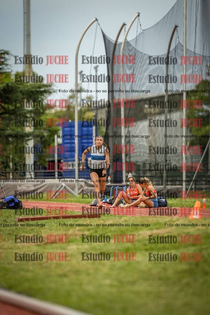 Fotos del salto en largo de mujeres - mayores
