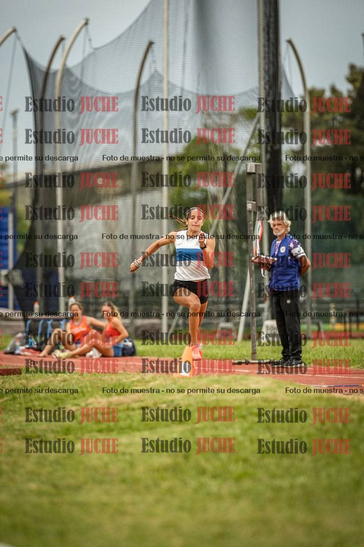 Fotos del salto en largo de mujeres - mayores