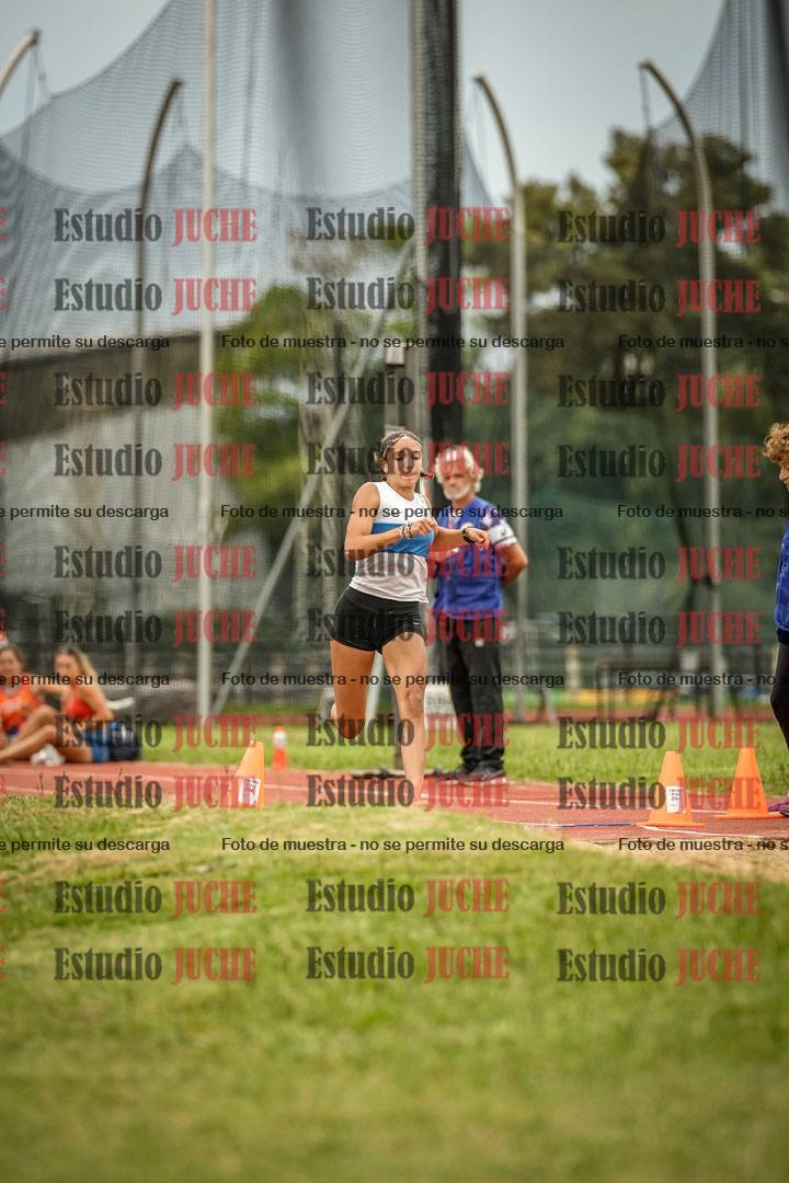 Fotos del salto en largo de mujeres - mayores