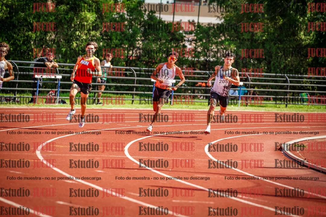 Fotos de los 800 m llanos de varones
