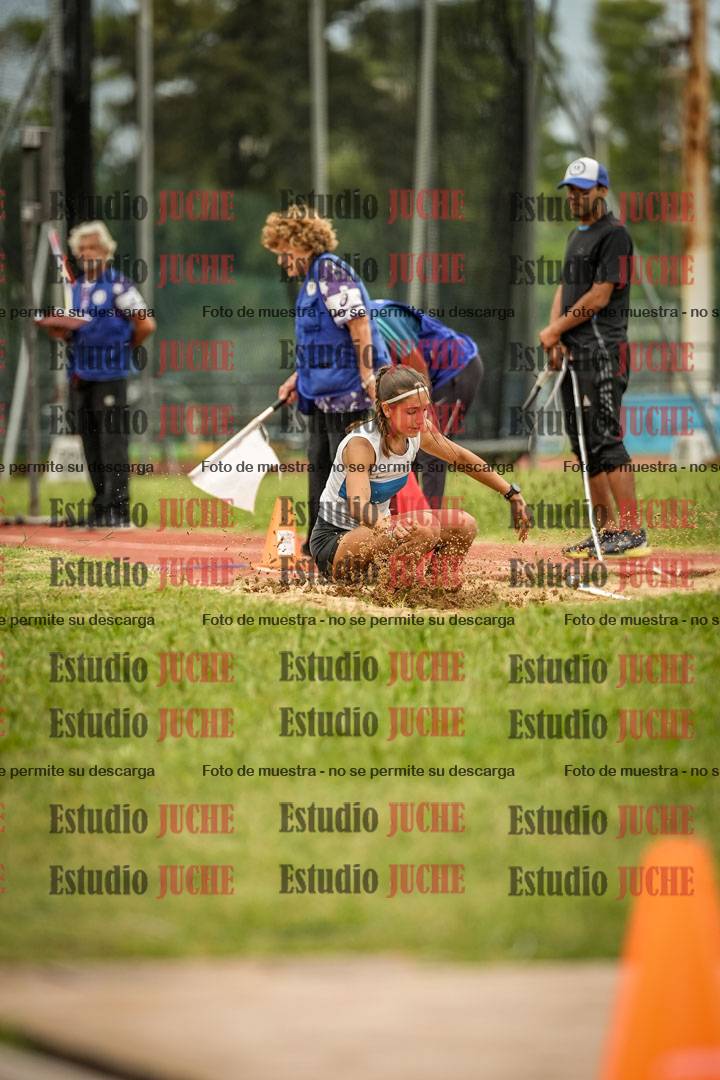 Fotos del salto en largo de mujeres - mayores