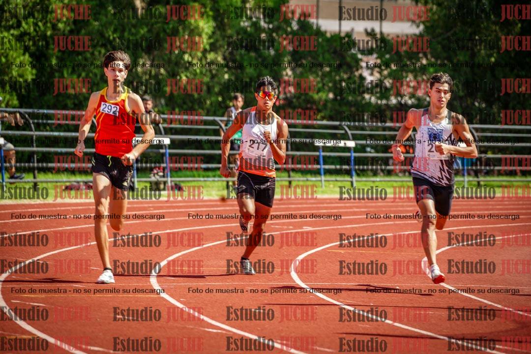 Fotos de los 800 m llanos de varones