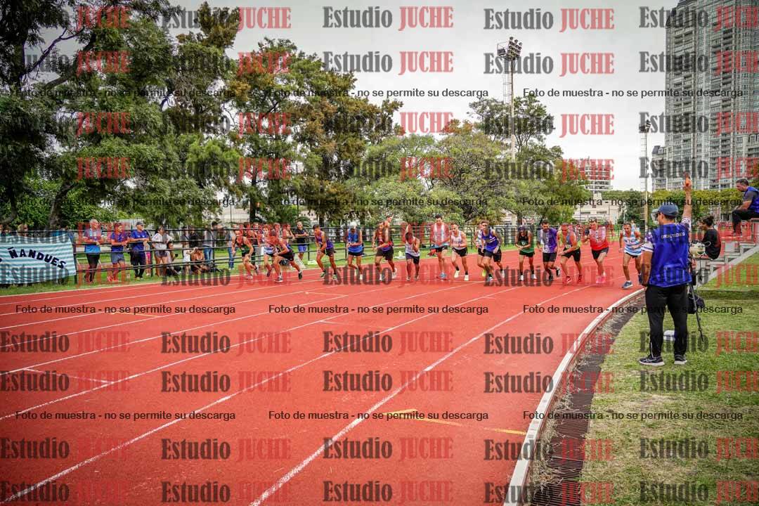 Fotos de los 3000 m llanos de varones