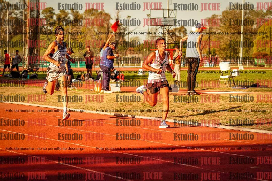 Fotos de los 3000 m llanos de varones