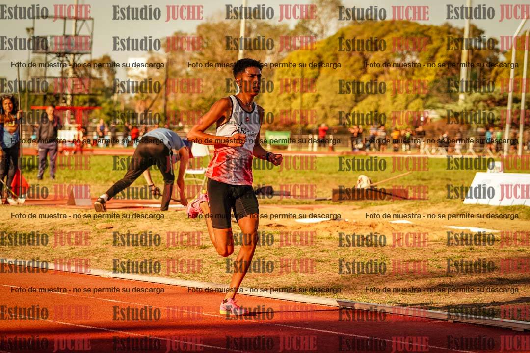 Fotos de los 3000 m llanos de varones