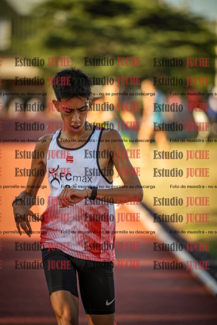 Fotos de los 3000 m llanos de varones