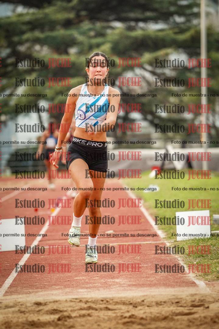 Fotos del salto en largo de mujeres