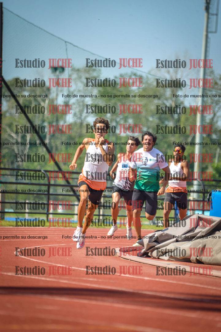 Fotos de los 800 m llanos de varones