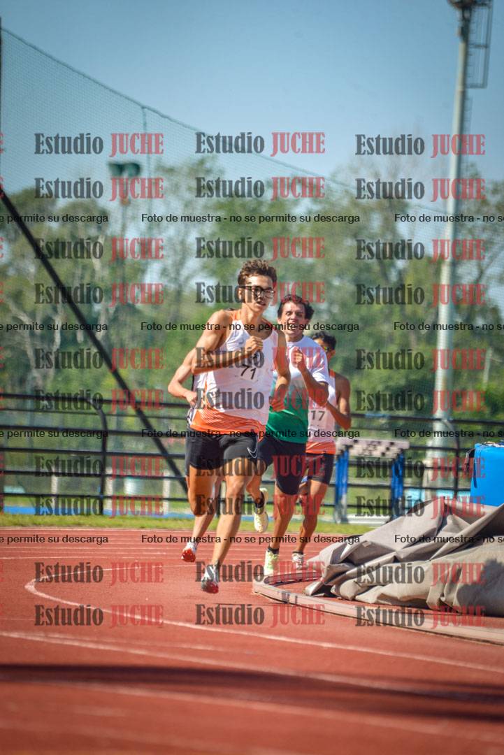 Fotos de los 800 m llanos de varones