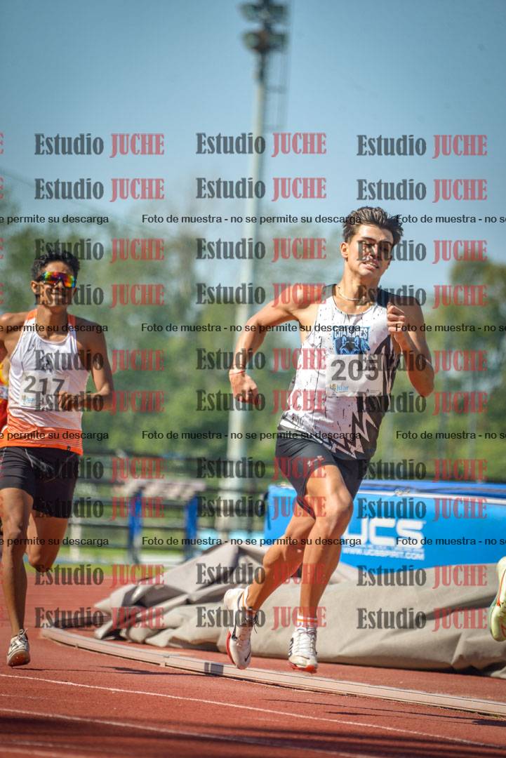 Fotos de los 800 m llanos de varones