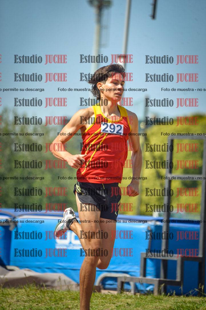 Fotos de los 800 m llanos de varones