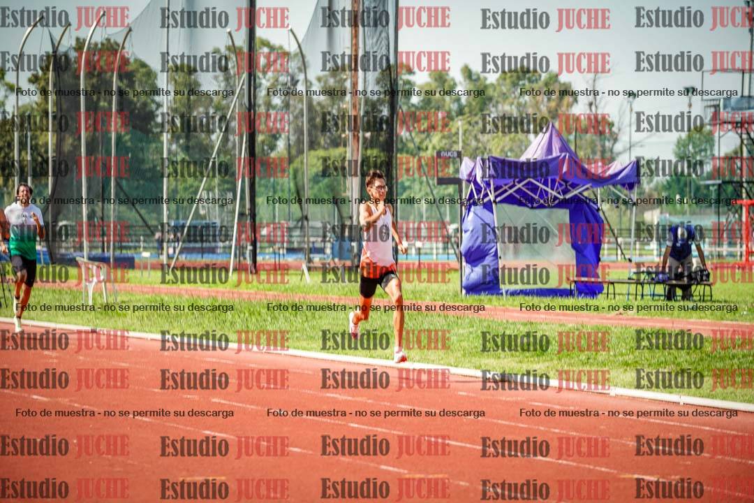 Fotos de los 800 m llanos de varones