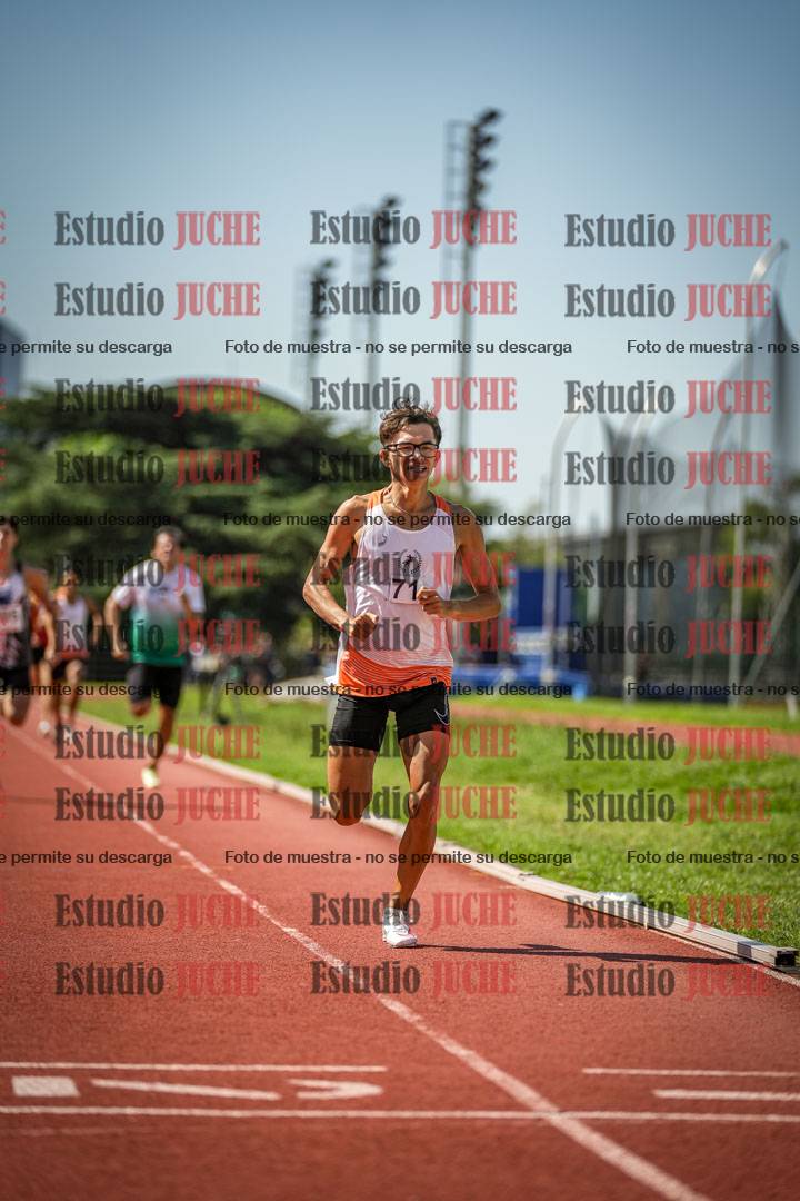 Fotos de los 800 m llanos de varones