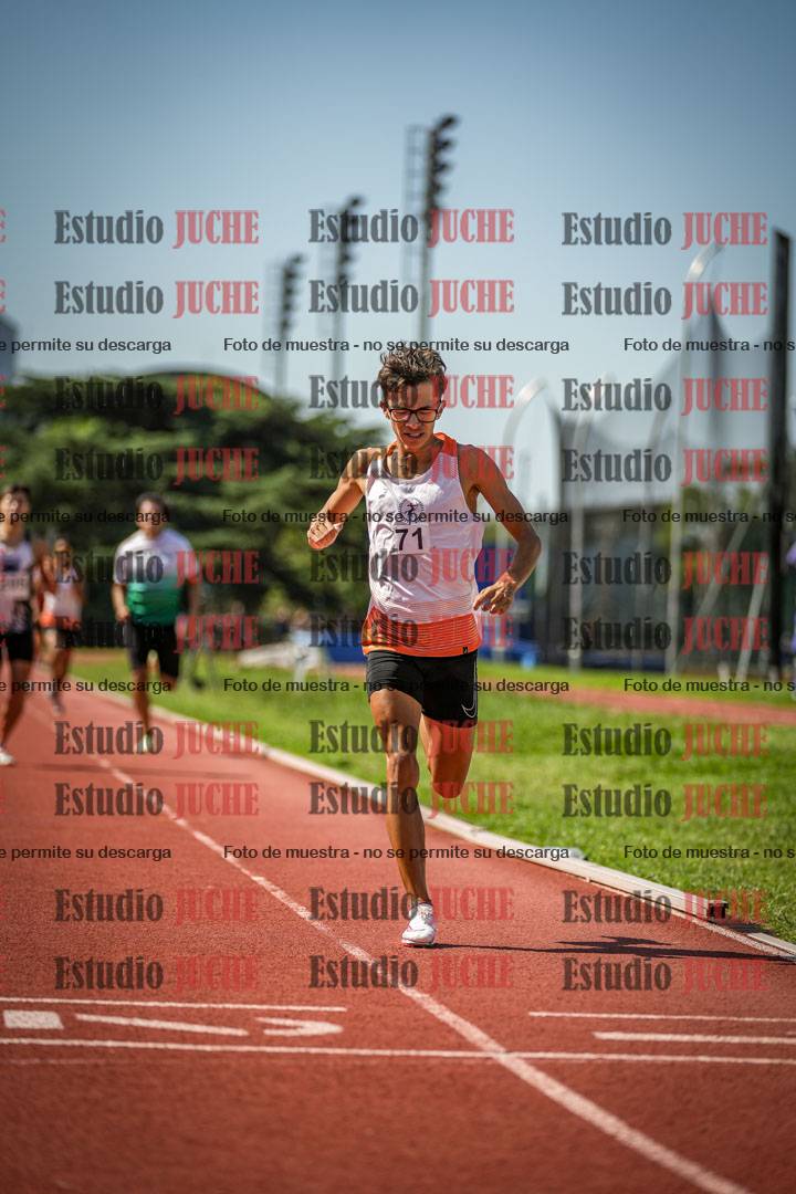 Fotos de los 800 m llanos de varones