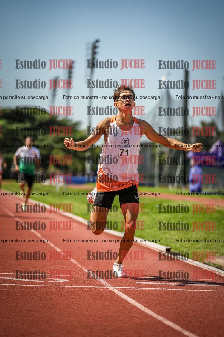 Fotos de los 800 m llanos de varones