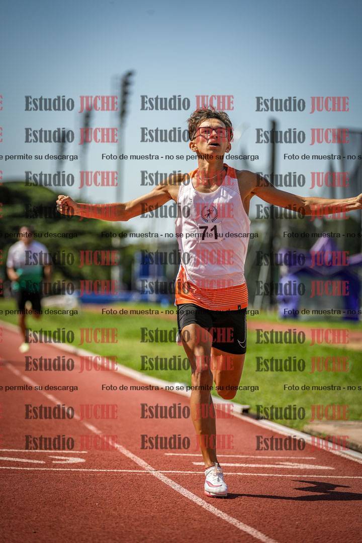 Fotos de los 800 m llanos de varones