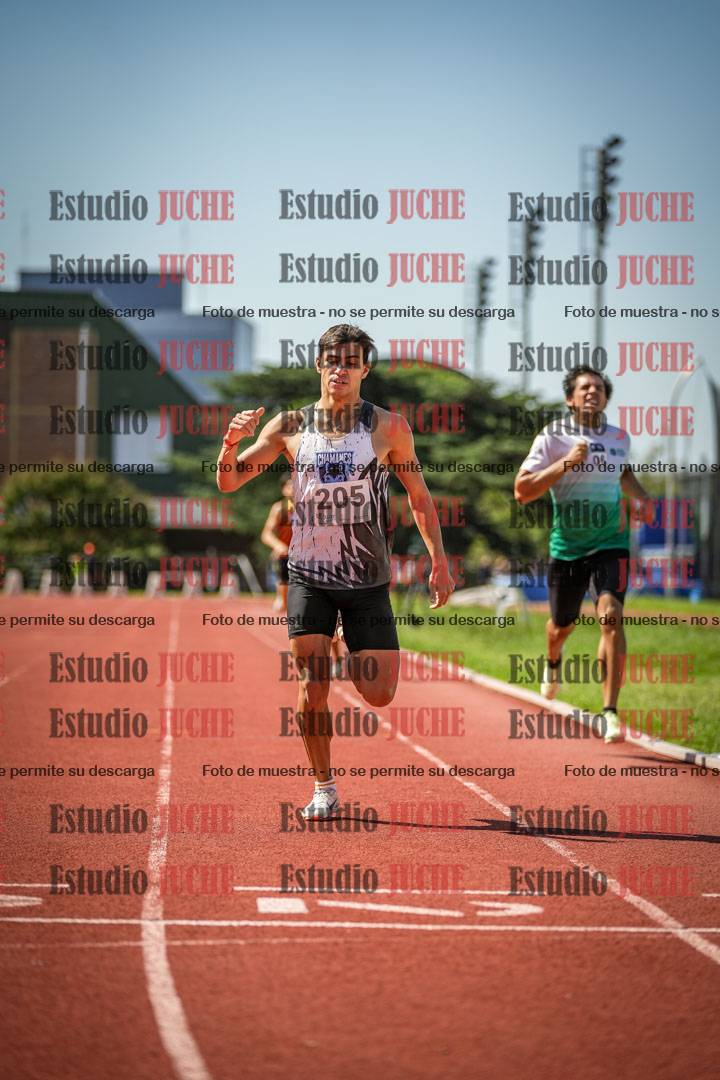 Fotos de los 800 m llanos de varones