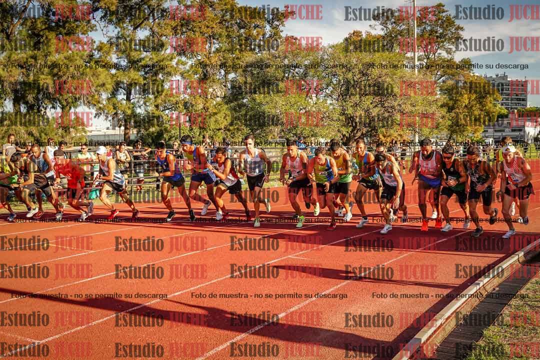 Fotos de los 3000 m llanos de varones