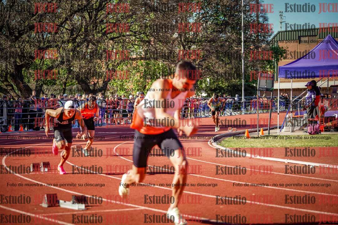 Fotos de los 400 m llanos de varones