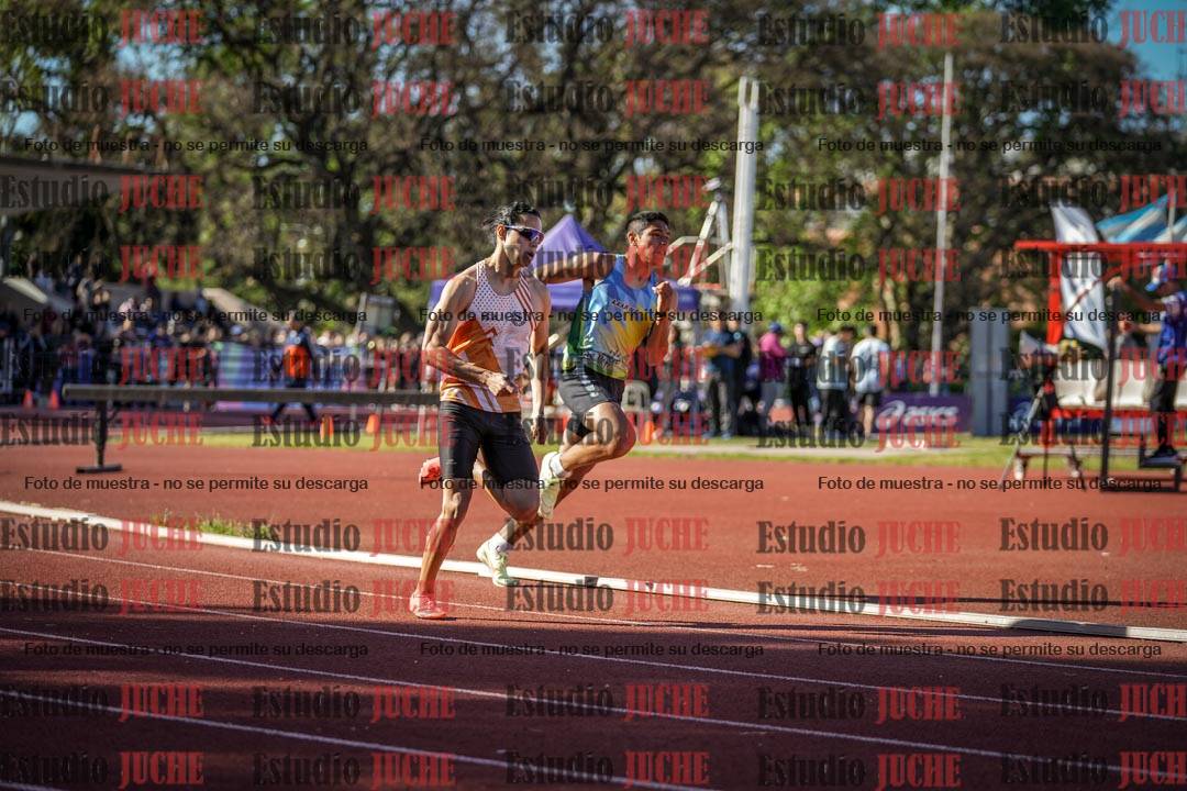 Fotos de los 400 m llanos de varones